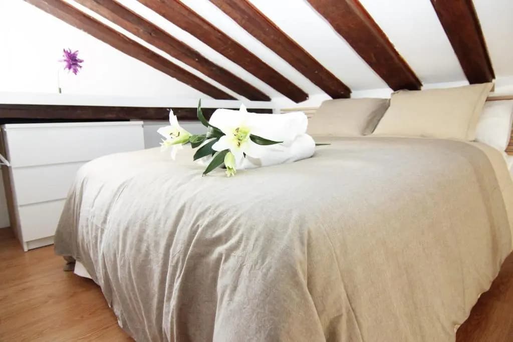 Apartamento atico en Puerta del Sol - photo 5