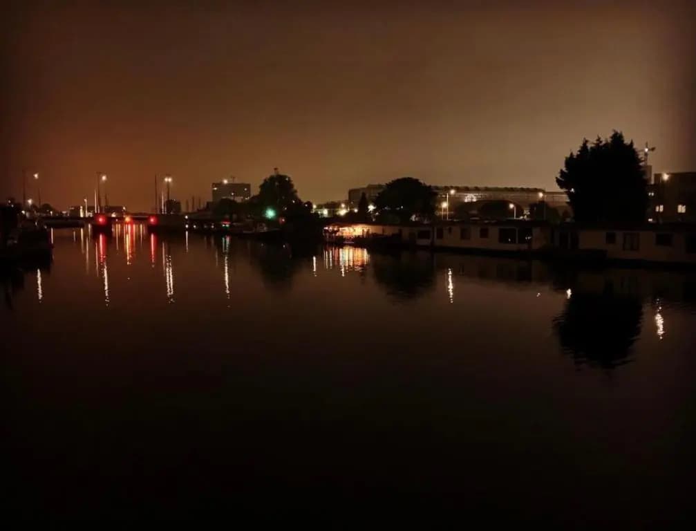 Amster Houseboat Bed Without Breakfast - photo 2