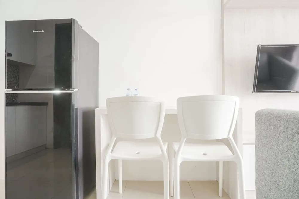 Minimalist And Homey 1Br At Belmont Residence Puri Apartment - photo 5