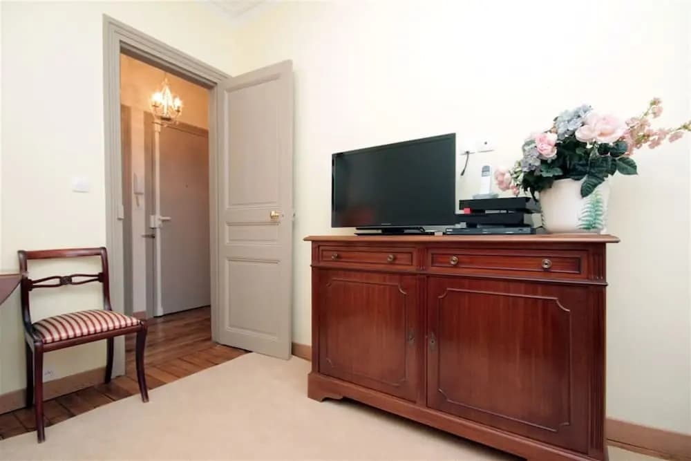 2 rooms - next to the Eiffel tower - Trocadéro - photo 2