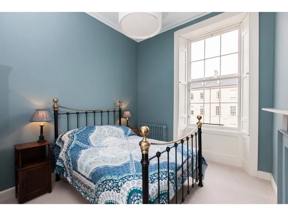 Central, Spacious 3BR Edinburgh Flat For 6 - photo 13