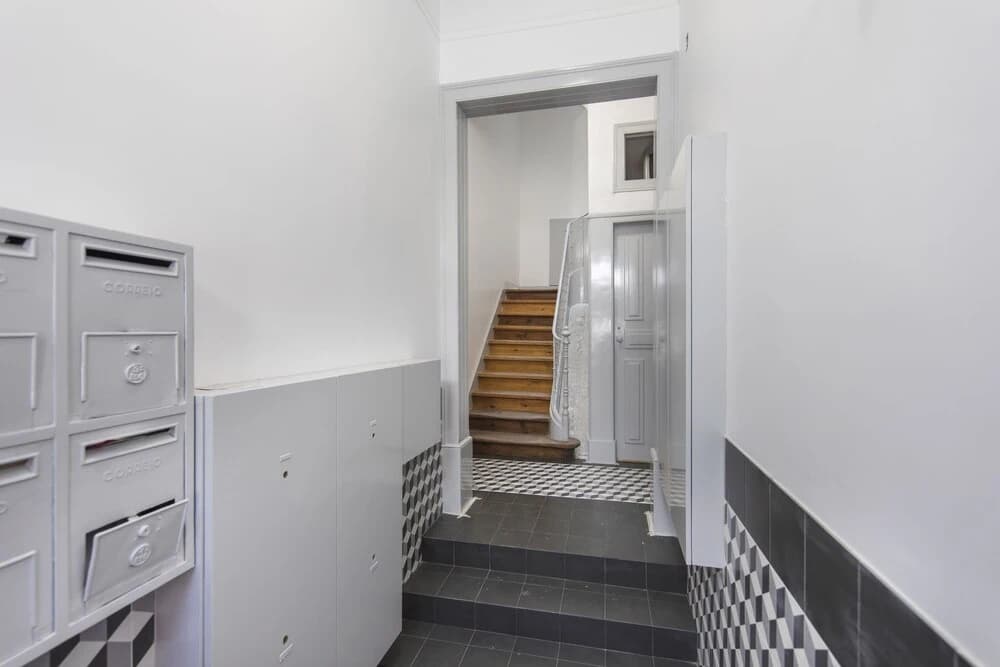 Artistic-White Flat - photo 10