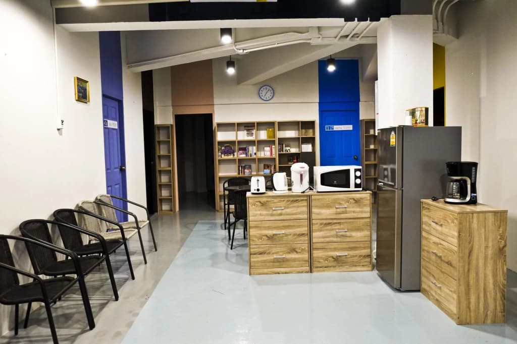 Zee Thai Hostel - photo 29