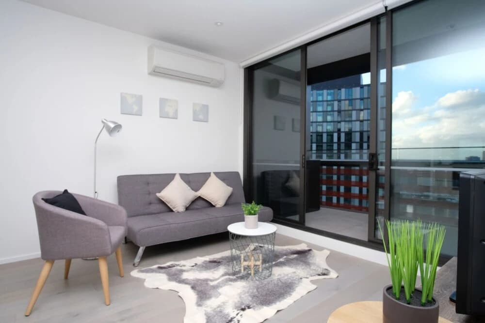 889 on Collins Waterfront Apartments - photo 8