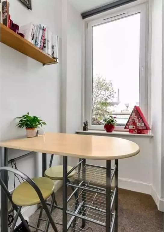 1 Bedroom Flat In Dalry - photo 3