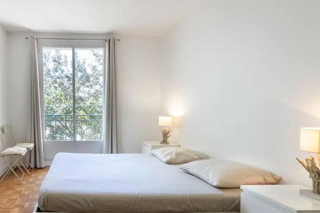 Paris City – Spacious 3 bedroom flat for families -3 minutes from metro station - main photo