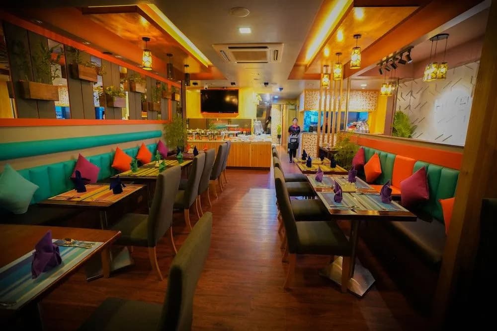 Beehive Central Hotel - photo 20