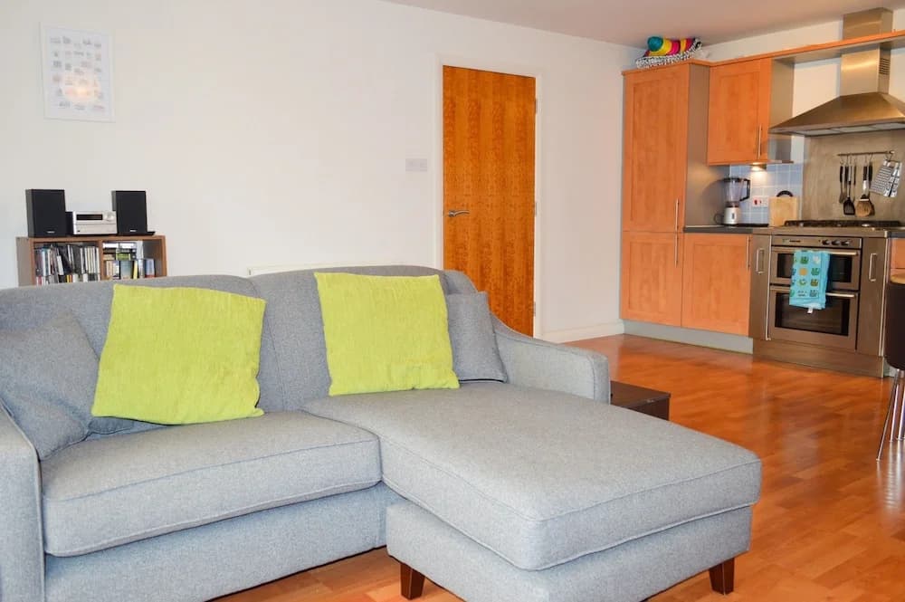 Modern 1 Bedroom Apartment With Balcony - photo 12