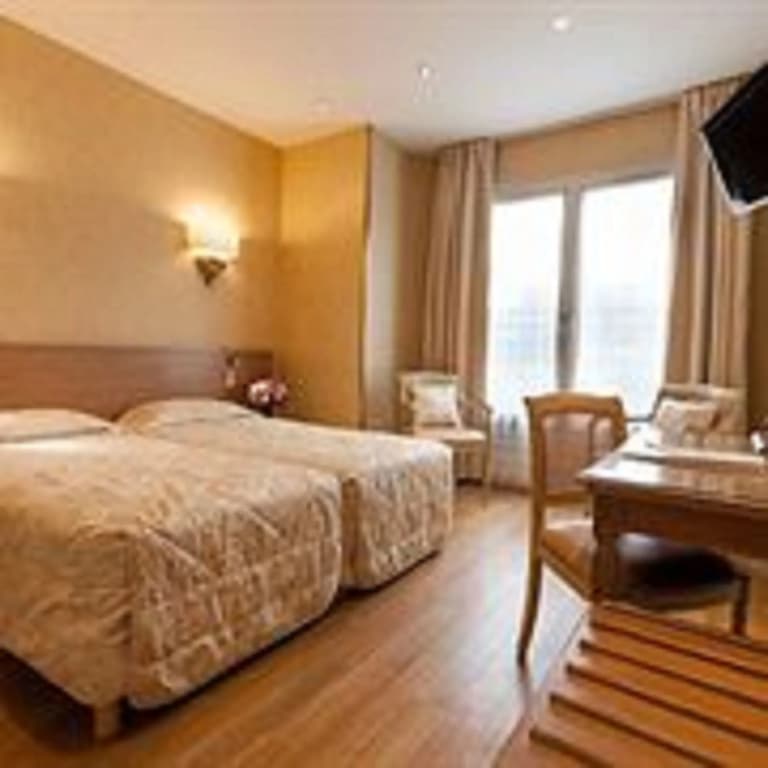 Hotel Cecilia - photo 3