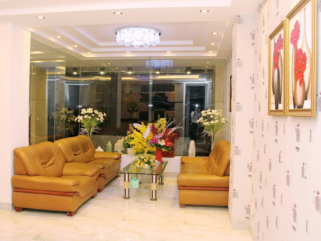 Little Gold Hotel - photo 28
