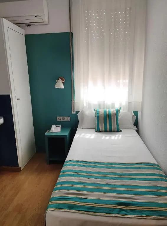 Yomo Hostal BCN Port - photo 13