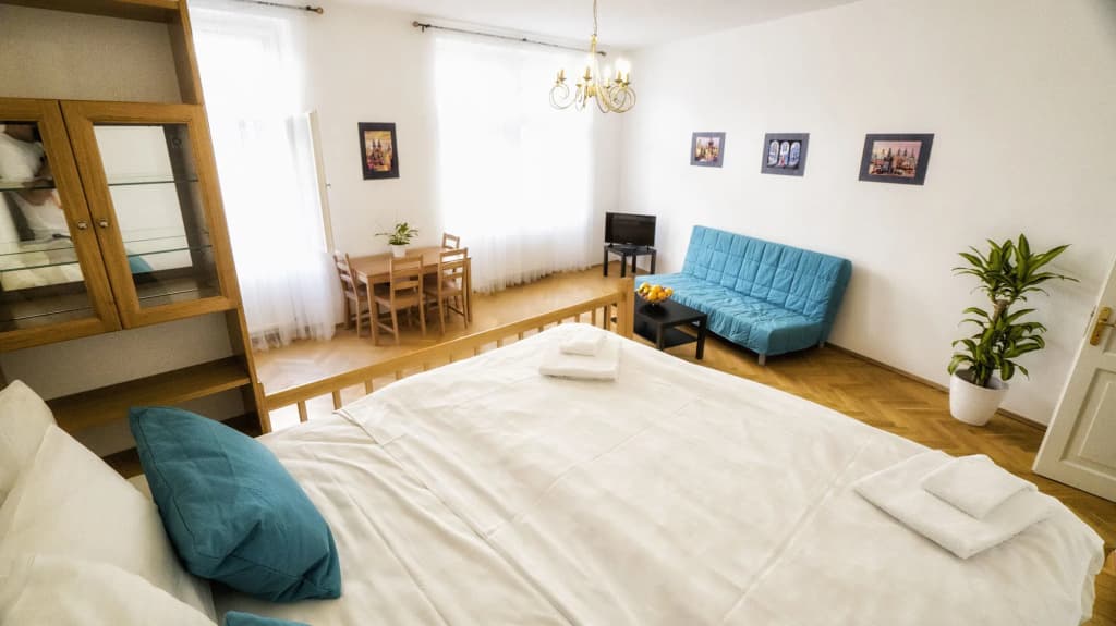 Apartment by the Old Town Square - photo 5