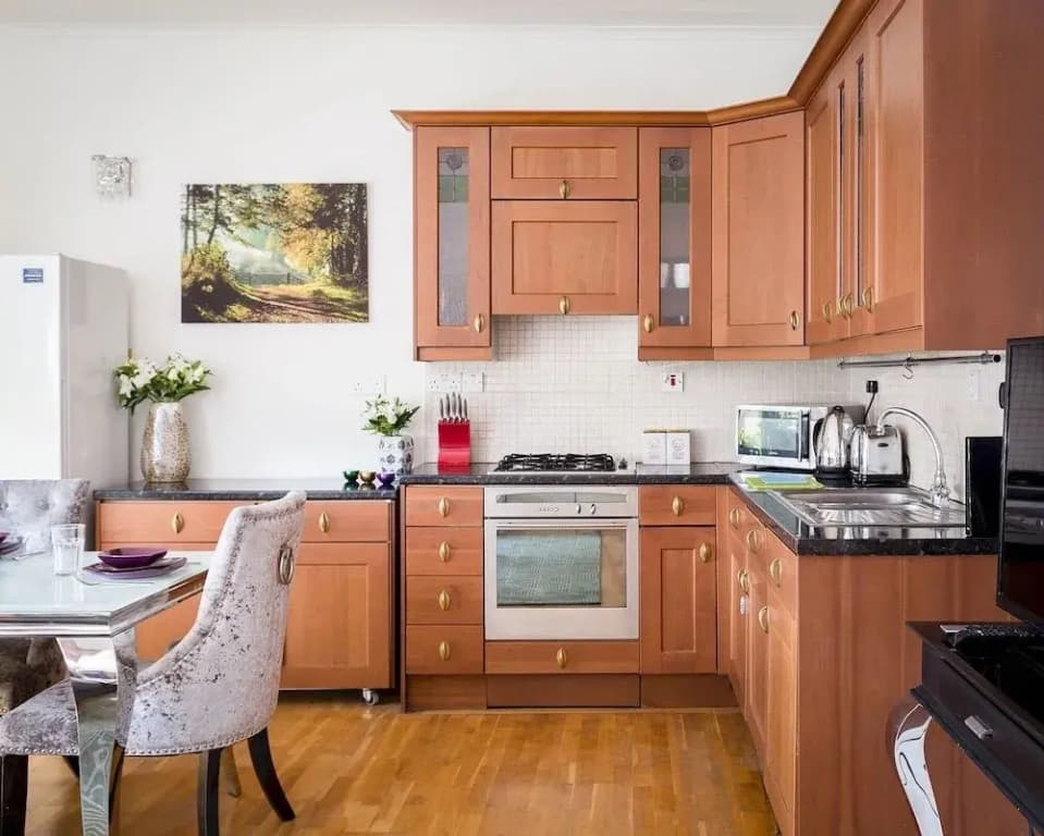 Designer 2-bed 2-bath Behind Selfridges - photo 9