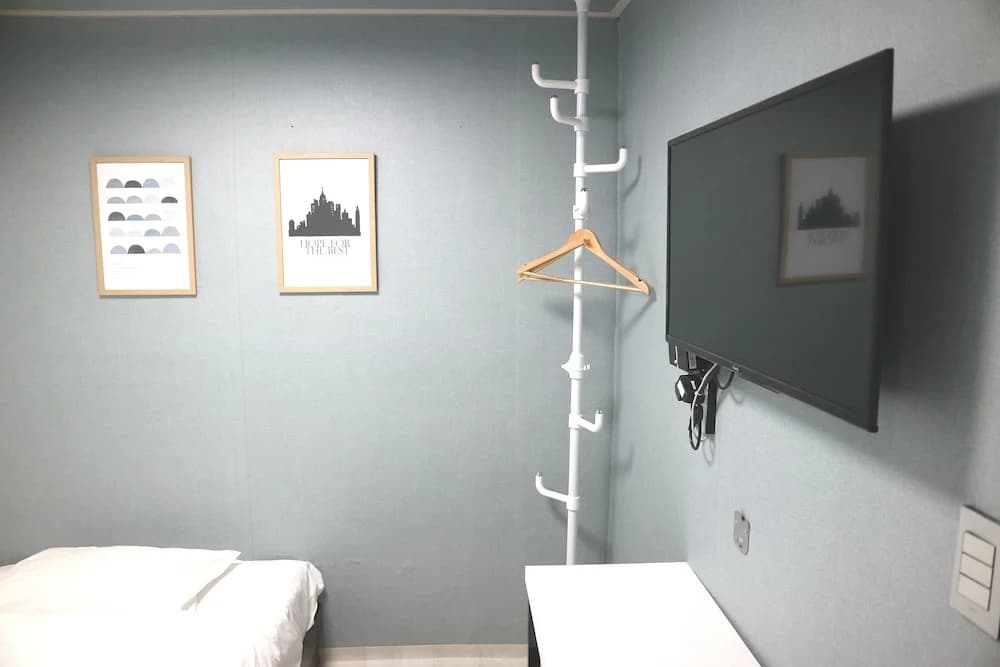 Toy Guesthouse - photo 2