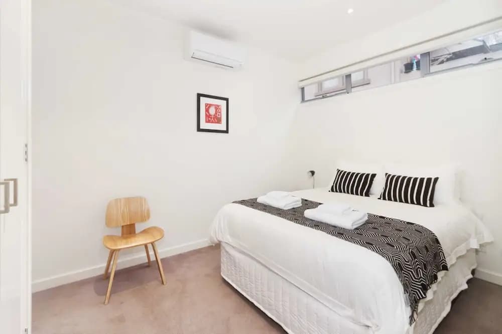 Mitford St Elwood Lifestyle - main photo