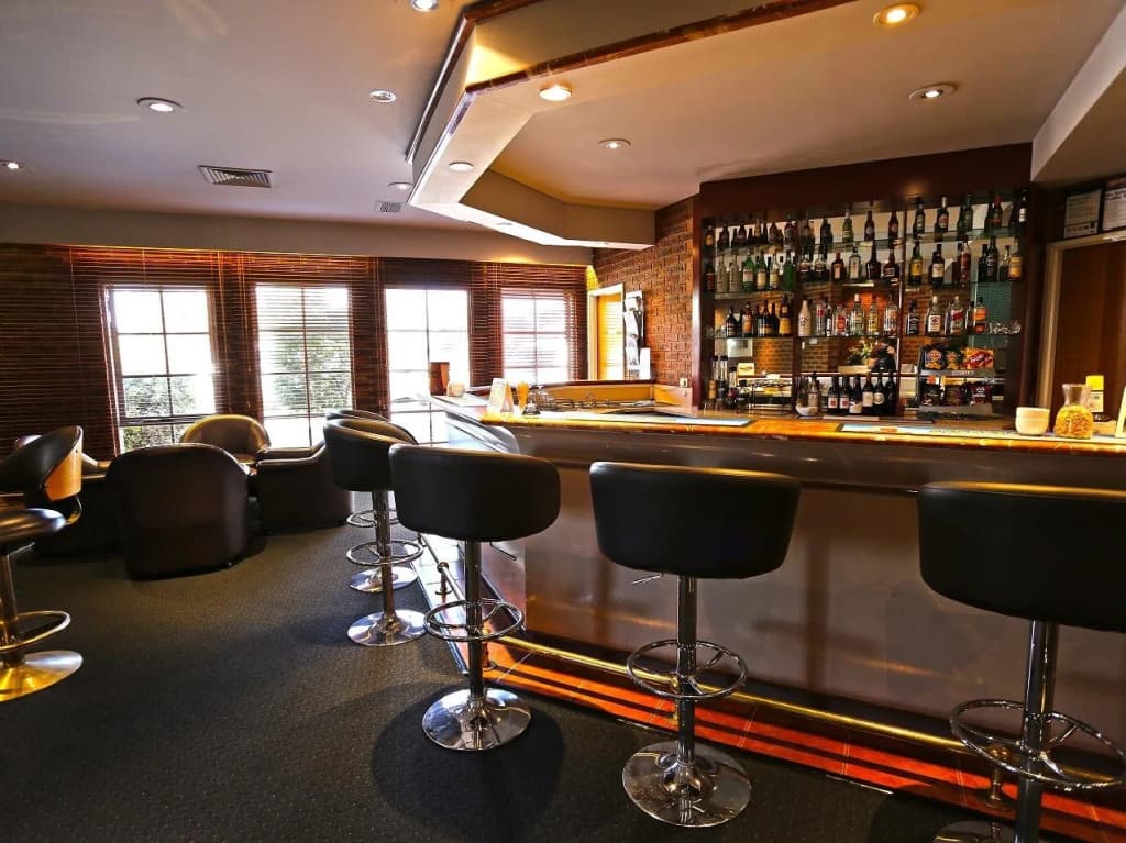 Quality Hotel Melbourne Airport - photo 21