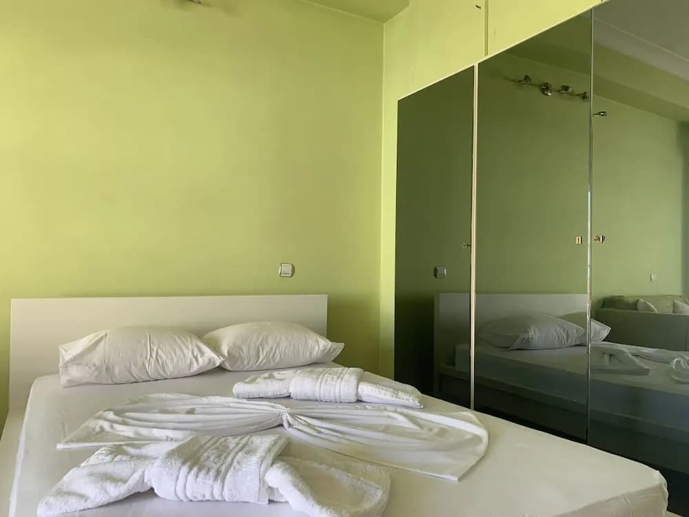 Urban flat next to Syntagma Square - photo 5