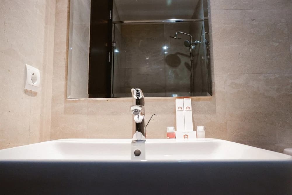 Modern Studio Menteng Park Apartment - photo 7
