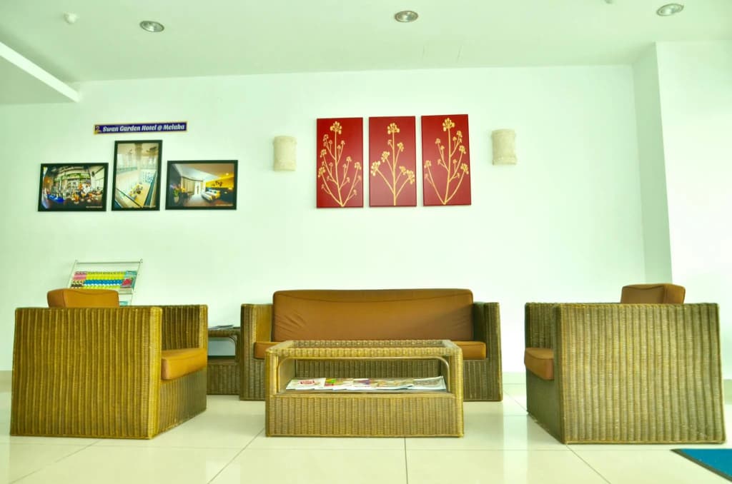 Swan Garden Hotel - photo 2