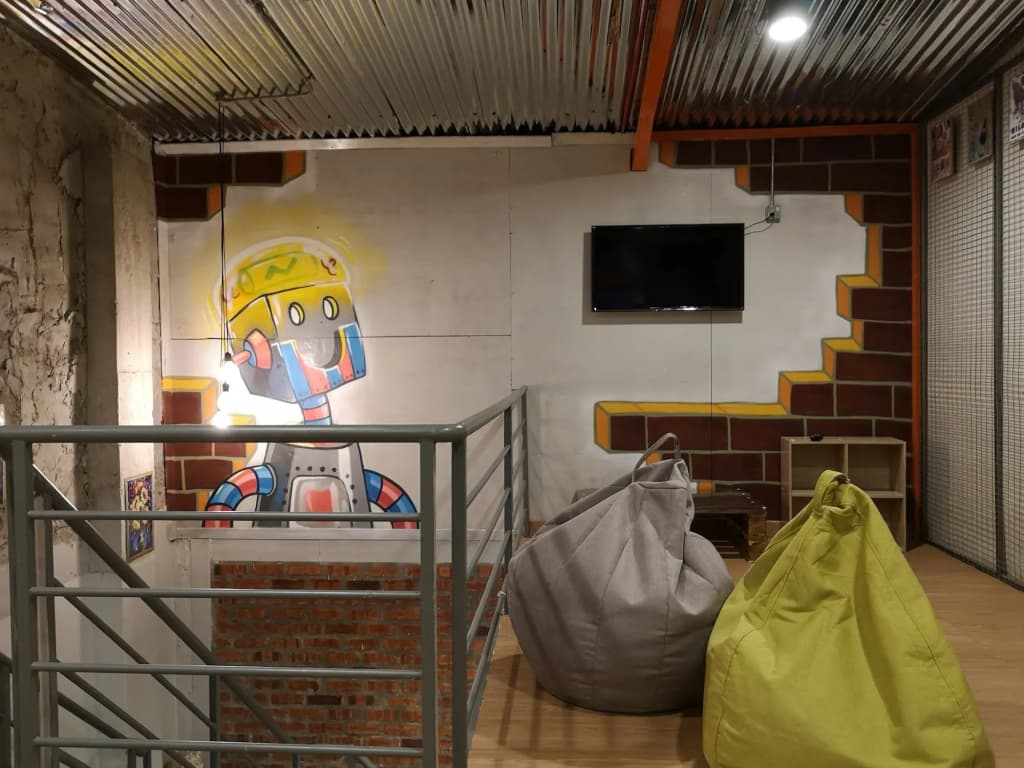 Iron Inn - Hostel - photo 3