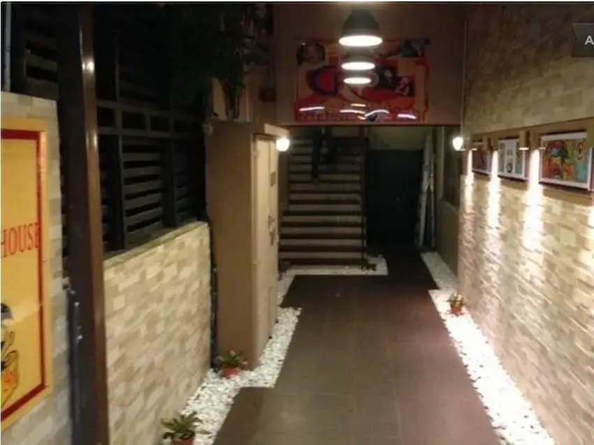 Funky Crib Hotel - main photo