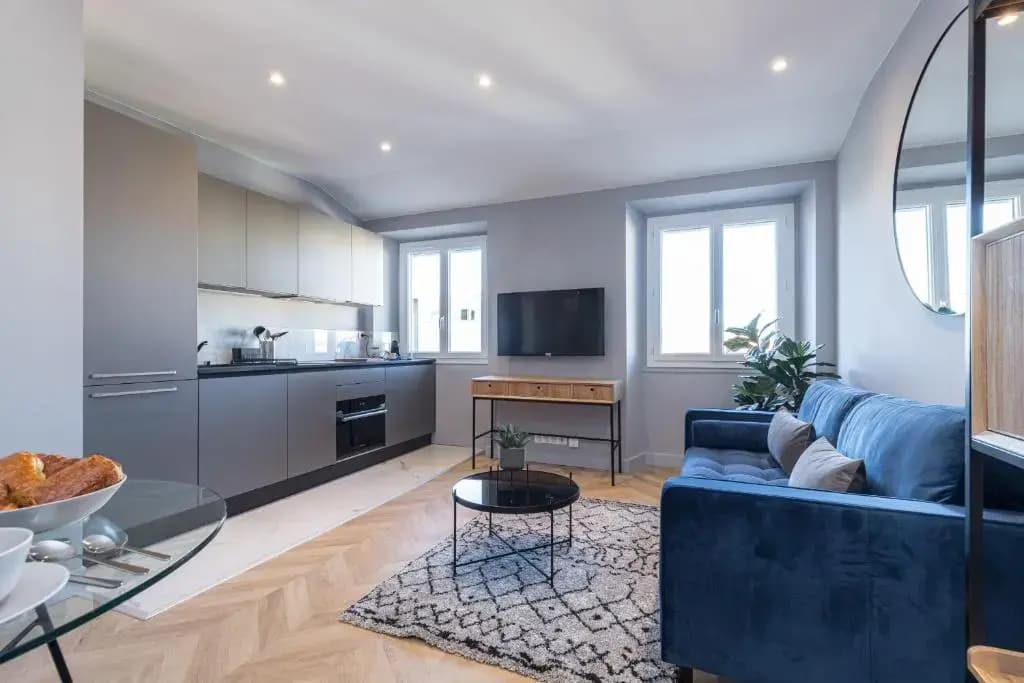 SMARTBNB - Dernier etage Ascenseur - 1 min Plage et Zone Pietonne - photo 5