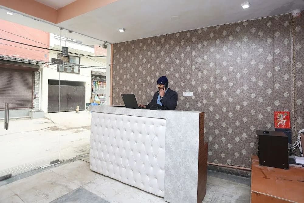 Oyo 26930 Suraj Legacy - photo 10