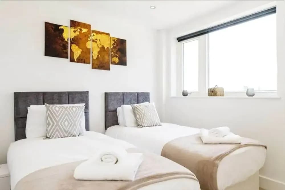 Flying Butler Greenwich Apartment - photo 4