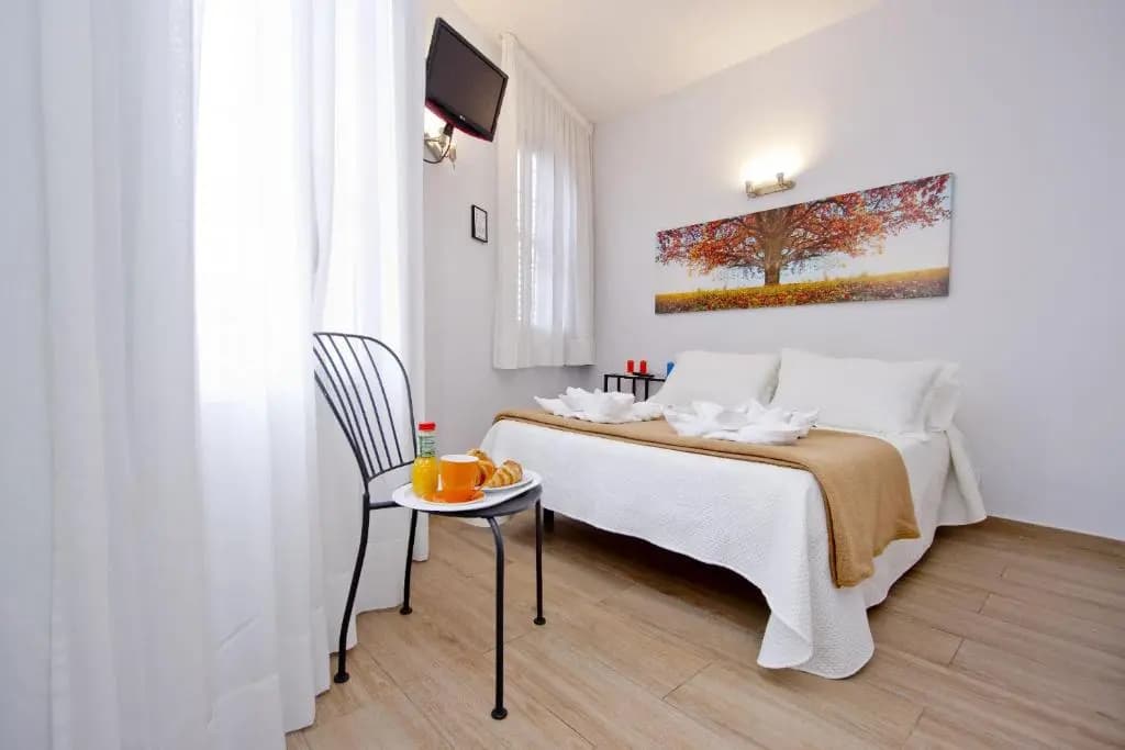 Barcelona City Hotel (Hotel Universal) - photo 3