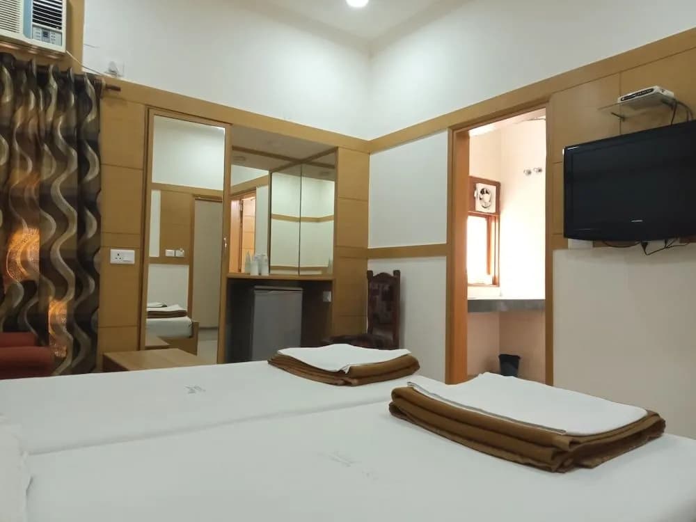 Hotel Ganga Azure - photo 6