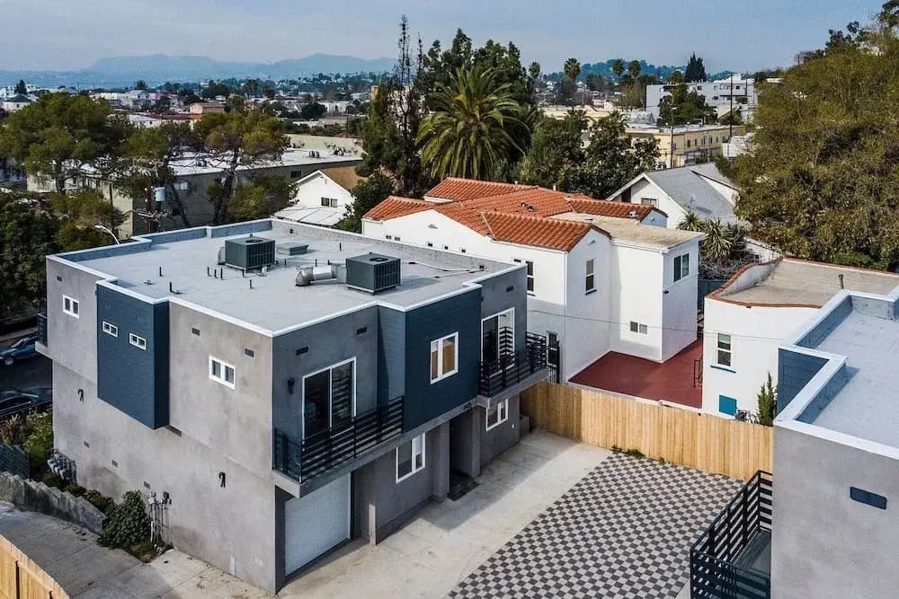 Brand NEW Luxury 3bdr Townhome In Silver Lake - photo 10