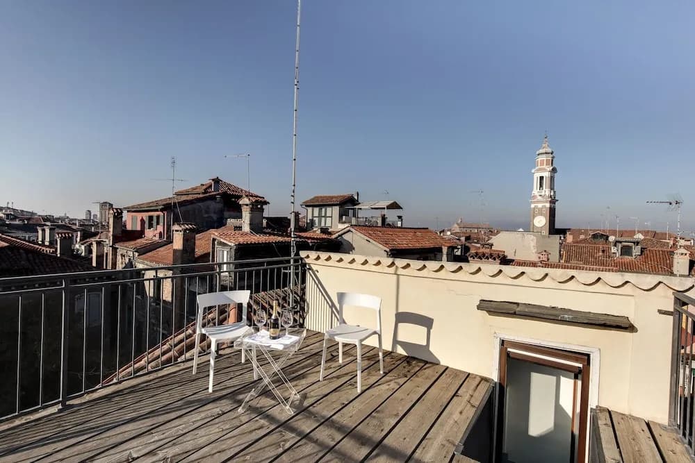 Venice Skyline View Sudio Apartment - photo 10