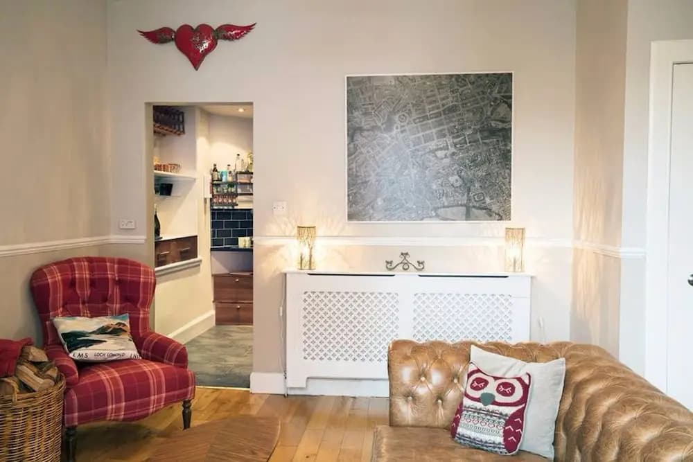 1 Bedroom Flat With Castle View - photo 2