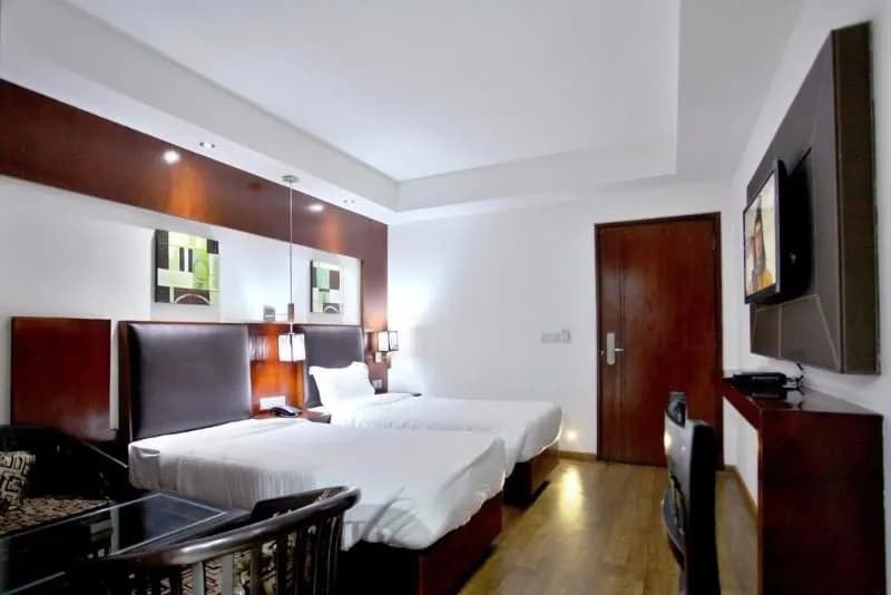 Hotel Shuhul Continental - photo 2