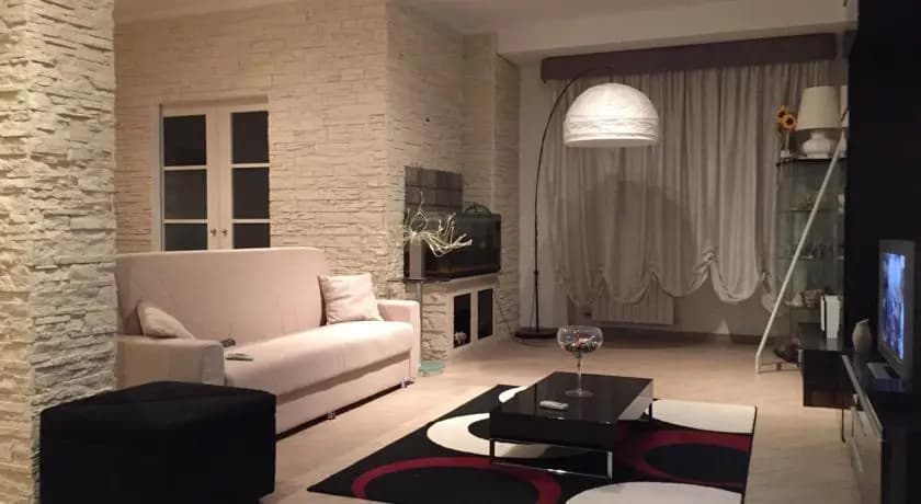 Lovehouse - photo 3