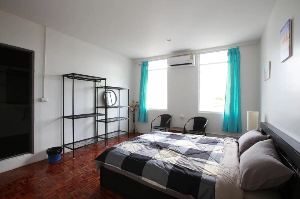 Zee Thai Hostel - photo 2