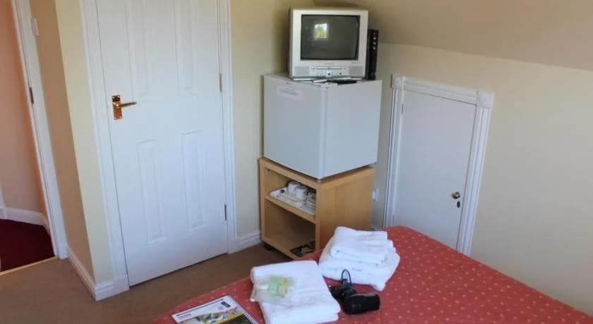 Marchfield Guest House - photo 2