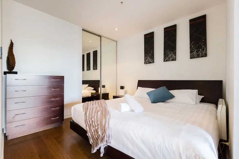 CLEO, 1BDR St.Kilda Apartment - photo 5