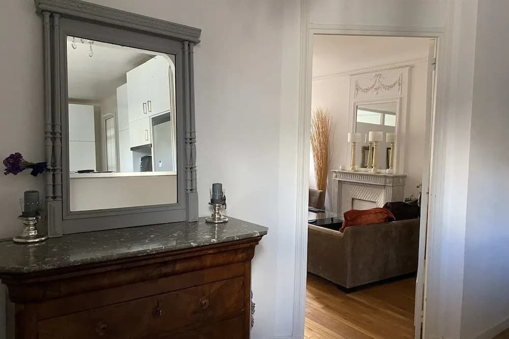 Amazing 2BR Flat Near Passy Village - photo 4