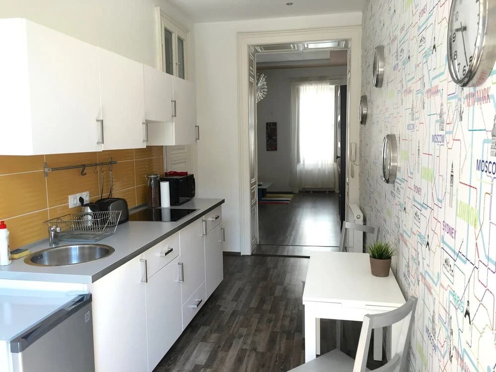 Hi5 Apartments - Ruin Bar District - photo 29
