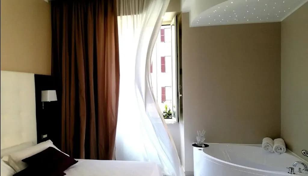 Roman Holidays Boutique - photo 17