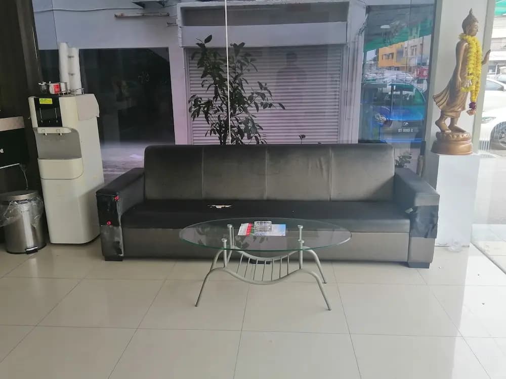 OYO 90028 Ragula Hotel - photo 2