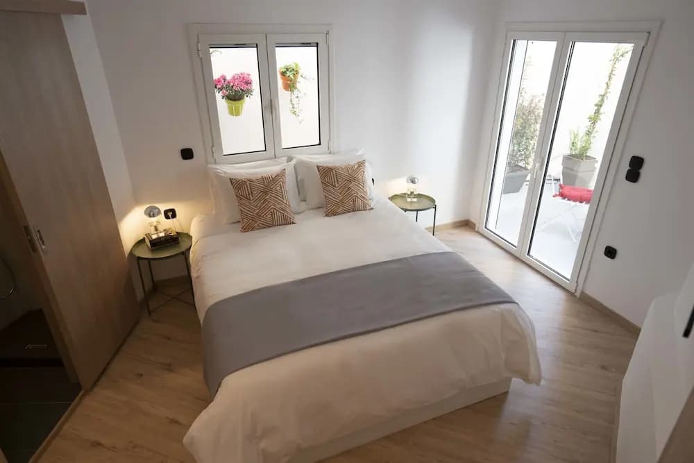 Modern 2bed 2bath Loft in Acropolis area - photo 4