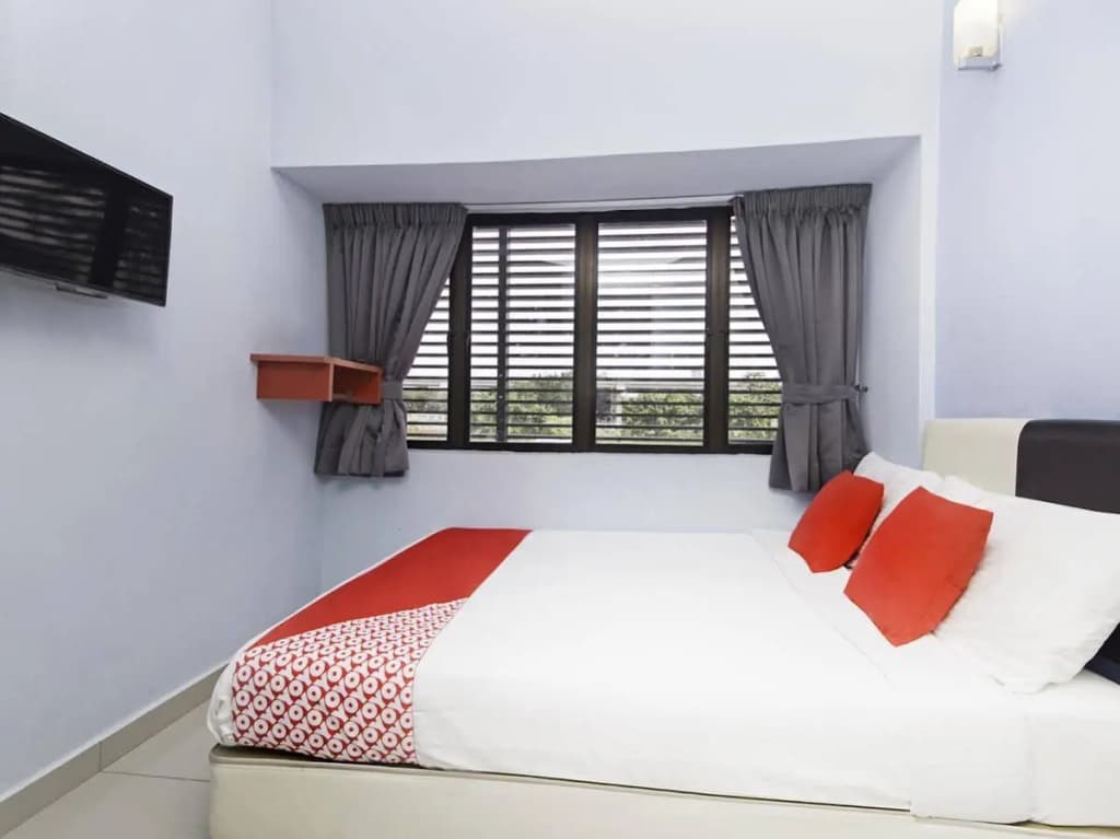 Sri Maluri Hotel - photo 16