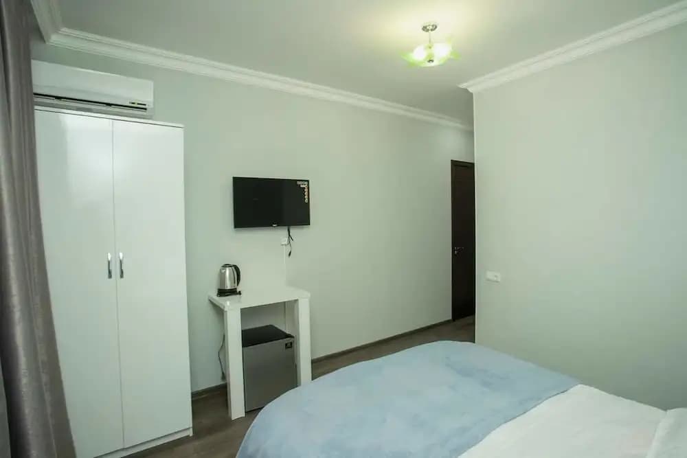 Ninth Floor Hotel - main photo