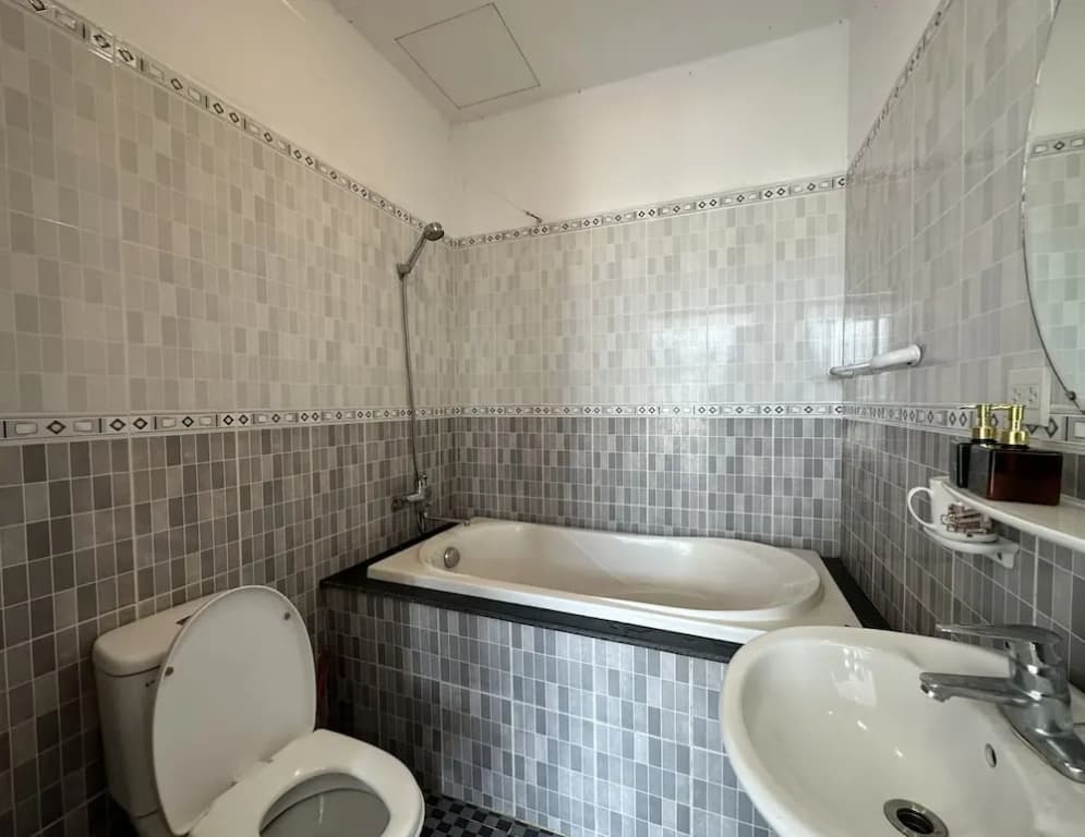 OYO 1215 3 Lu Hotel - photo 9