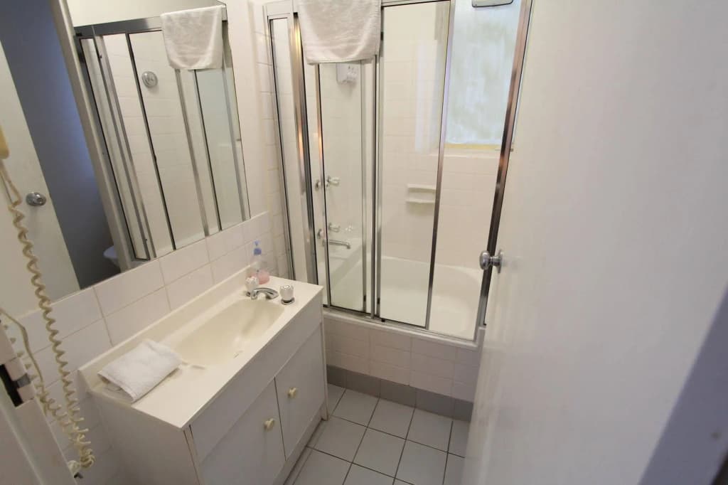 Drummond Serviced Apartments - photo 9