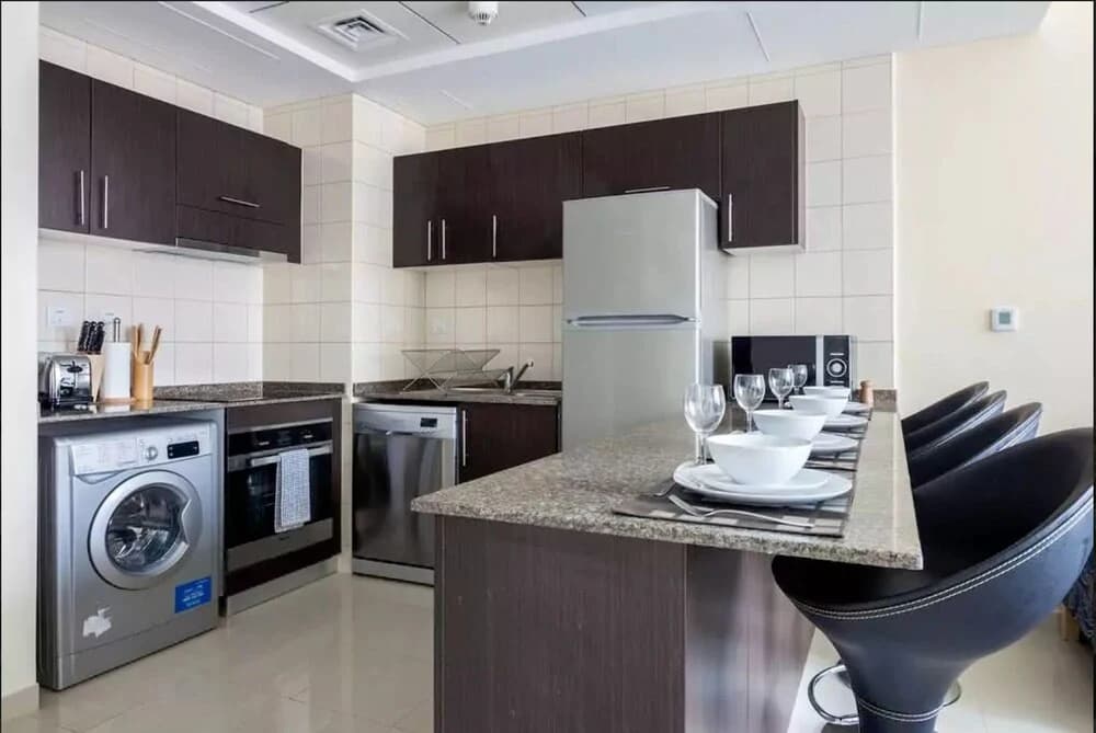 SuiteLets - Bay Central Suites - photo 11