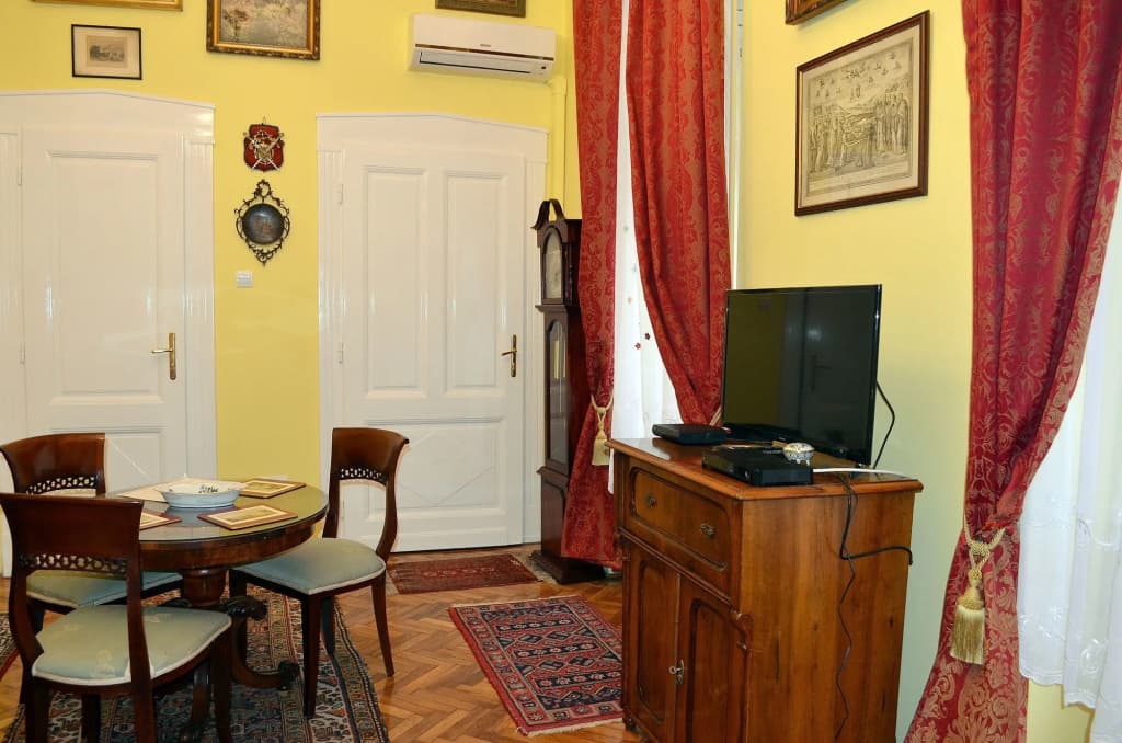 Veres Palne Central Apartments - photo 2