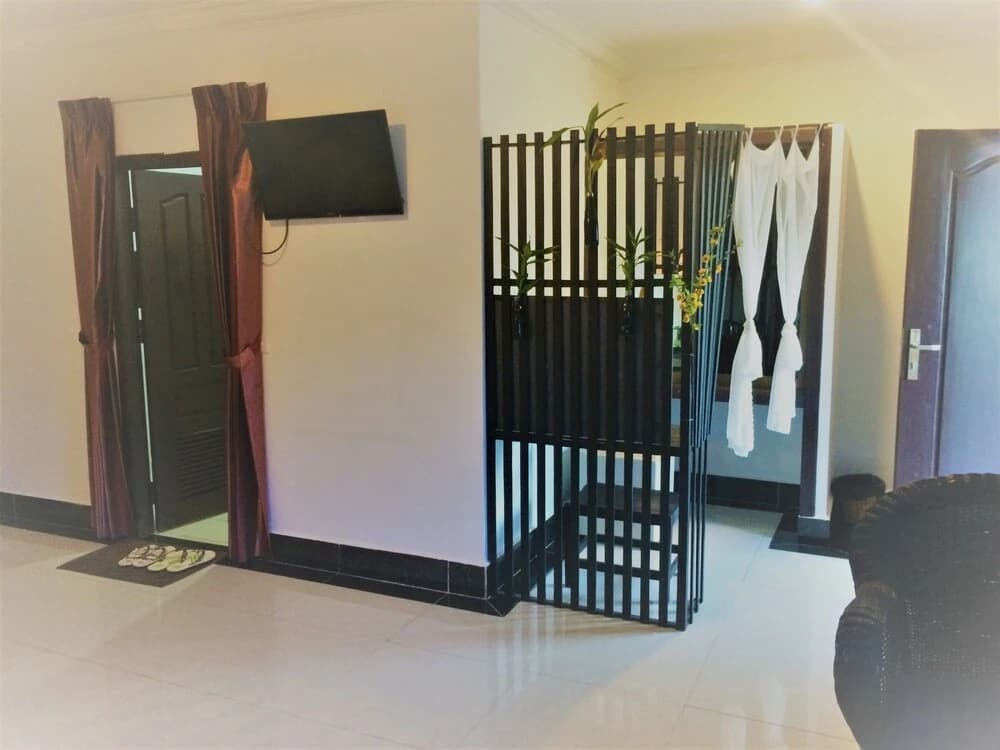 Huylin Angkor Boutique - photo 16